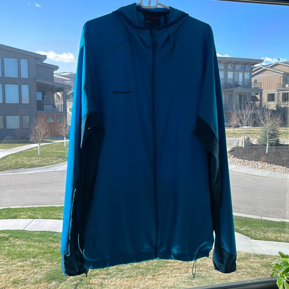 Men’s extra large, Mammut  lightweight windbreaker